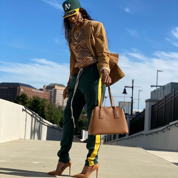 Meet your Posher, Jaliyah - Picture 3 of 15